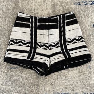 TOPSHOP Boho fringe high waisted black and white woven shorts SIZE 4